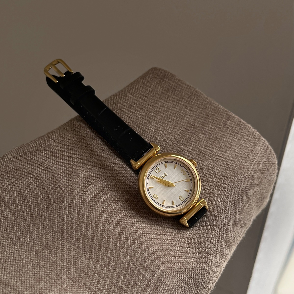 Luksusowy zegarek w stylu vint – Luxury Watch Leather Strap recenzja i cena