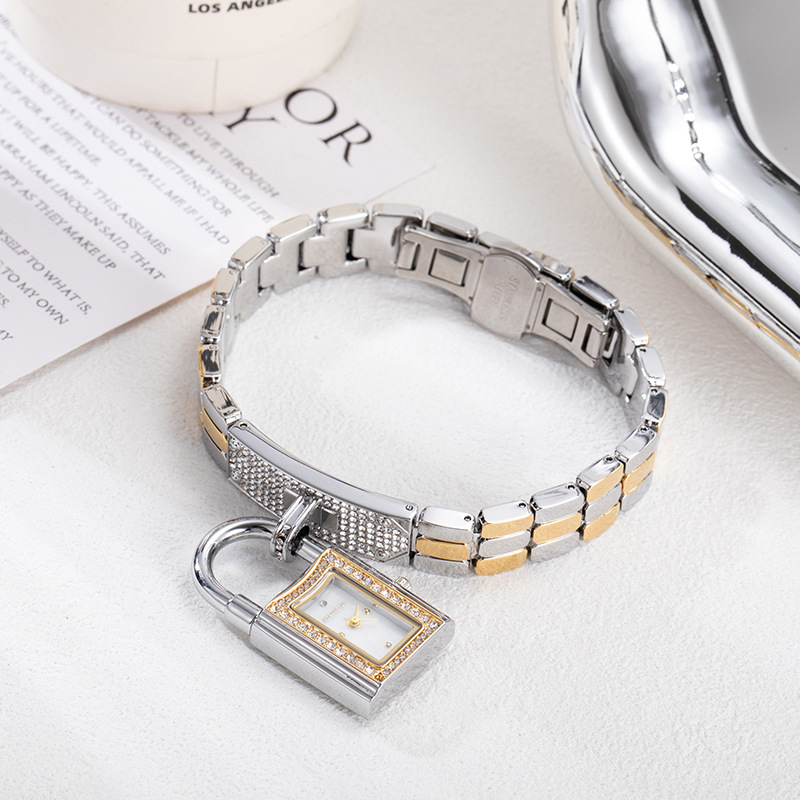 Bransoletka z wklęsłym zapięci – Luxury Watch Square recenzja i cena