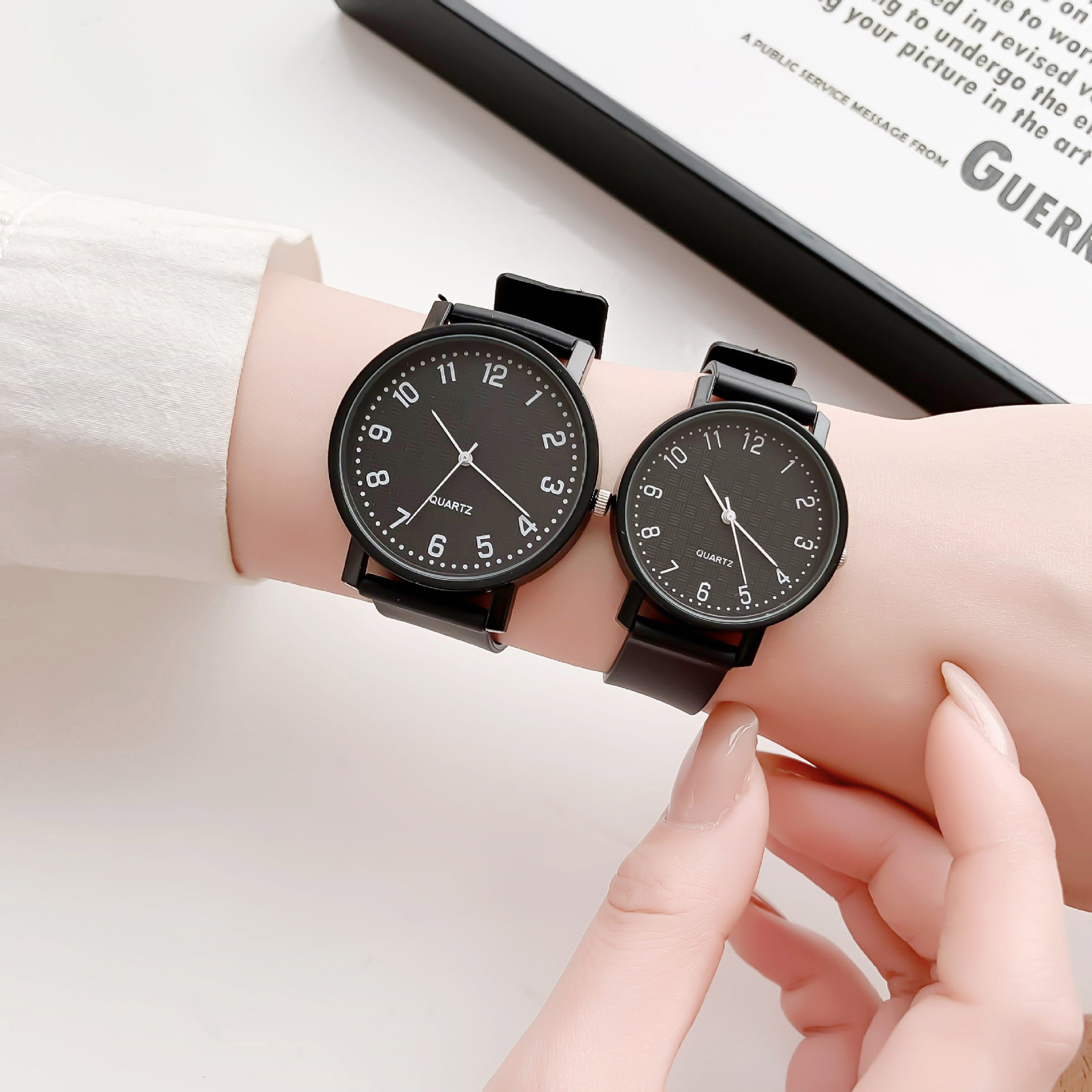 Prosty czarny zegarek kwarcowy – Luxury Watch Leather Strap recenzja i cena