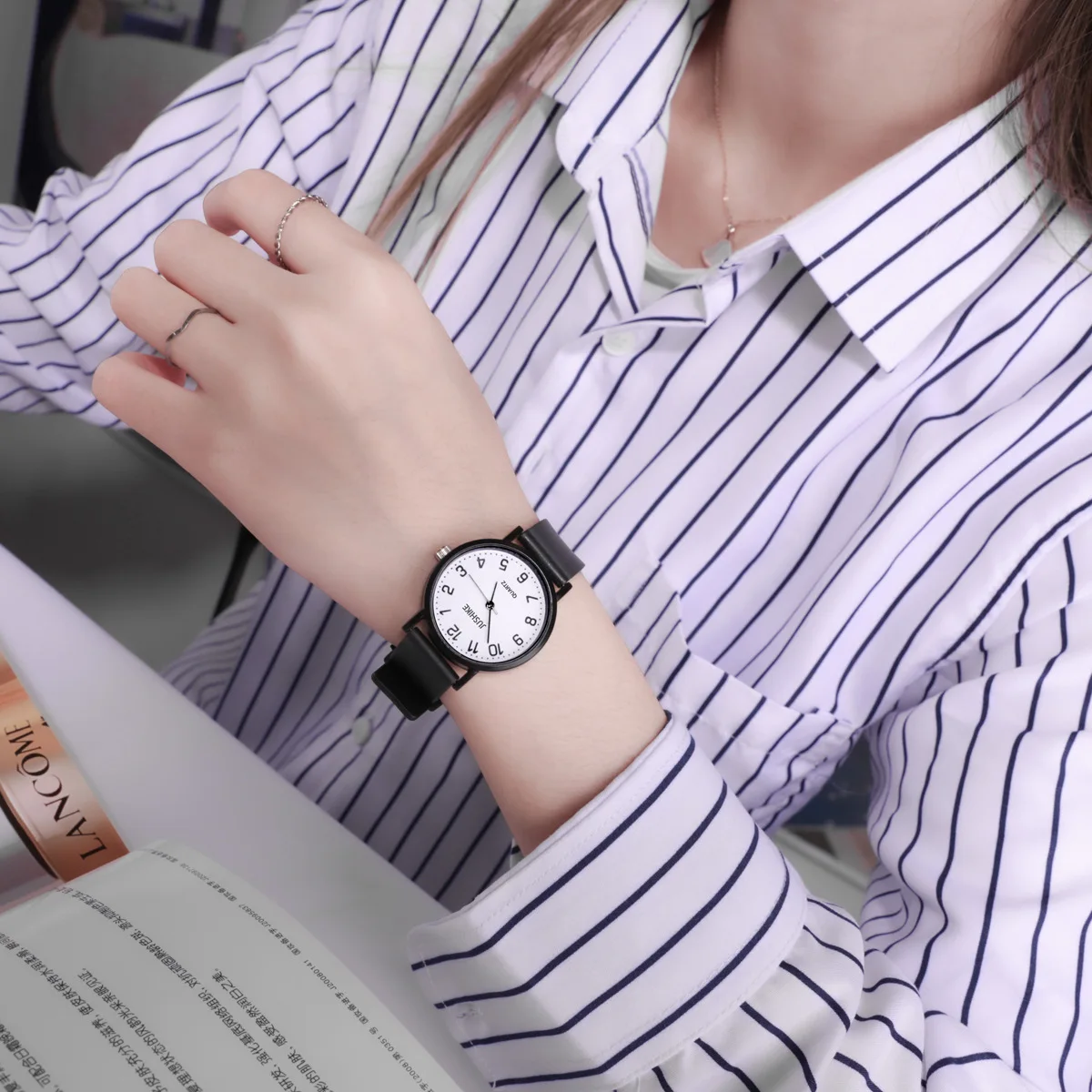 Prosty czarny zegarek kwarcowy – Luxury Watch Leather Strap recenzja i cena